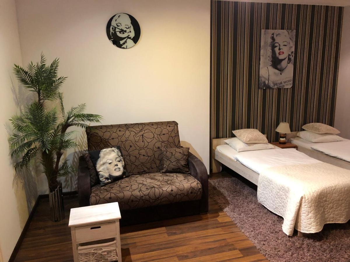 Apartament Tipton Daire Jelenia Gora Dış mekan fotoğraf