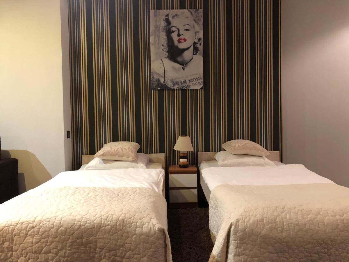 Apartament Tipton Daire Jelenia Gora Dış mekan fotoğraf
