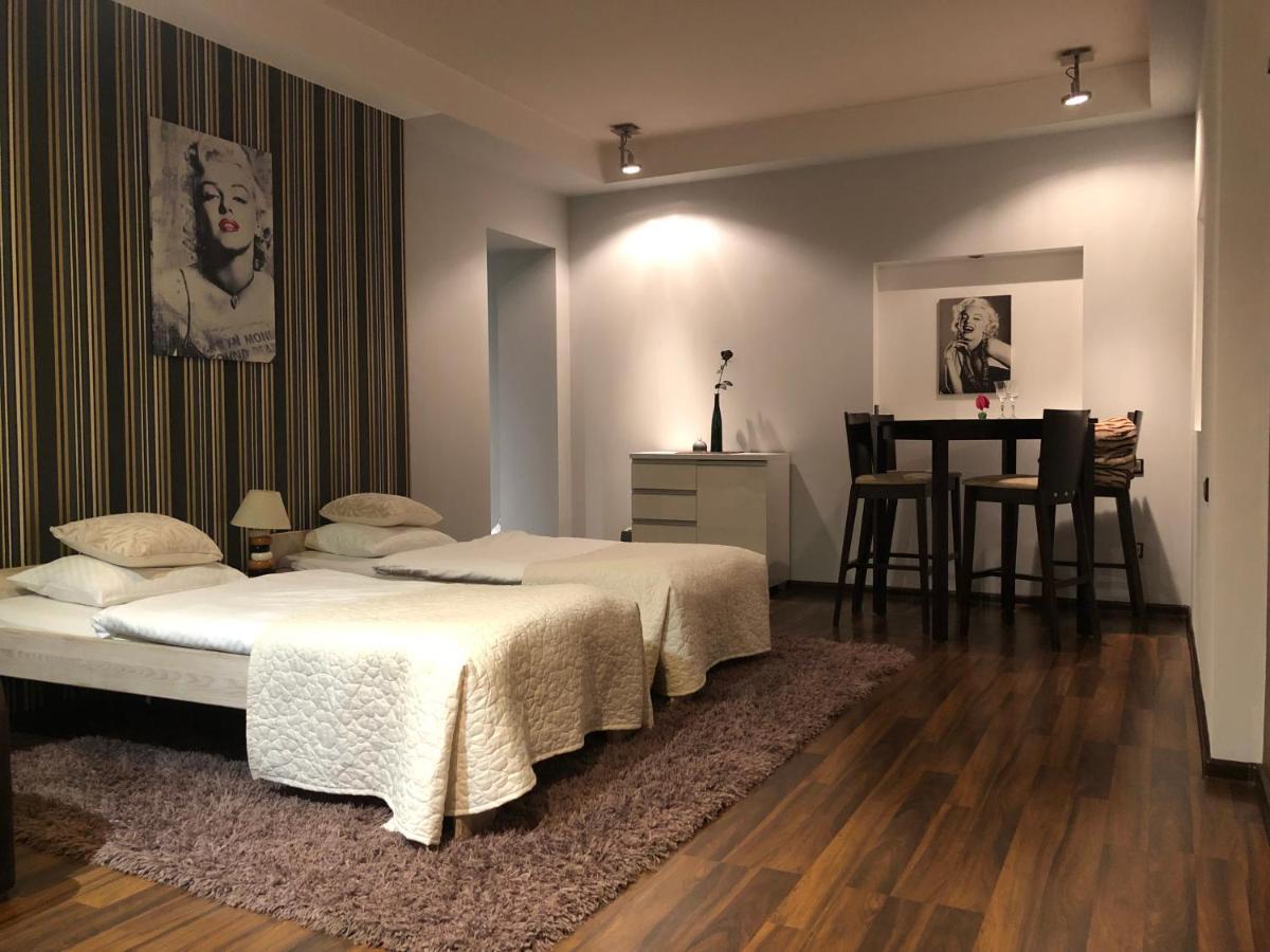 Apartament Tipton Daire Jelenia Gora Dış mekan fotoğraf