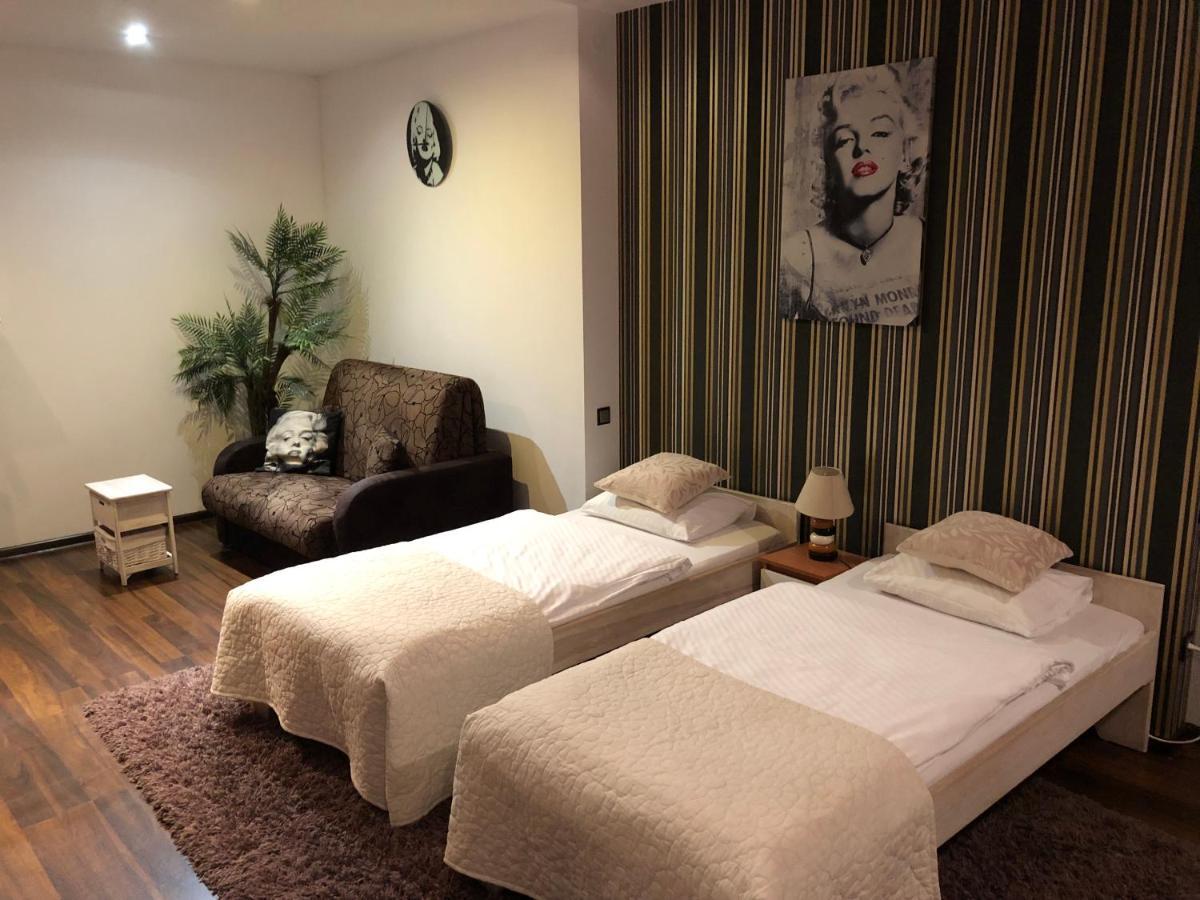 Apartament Tipton Daire Jelenia Gora Dış mekan fotoğraf